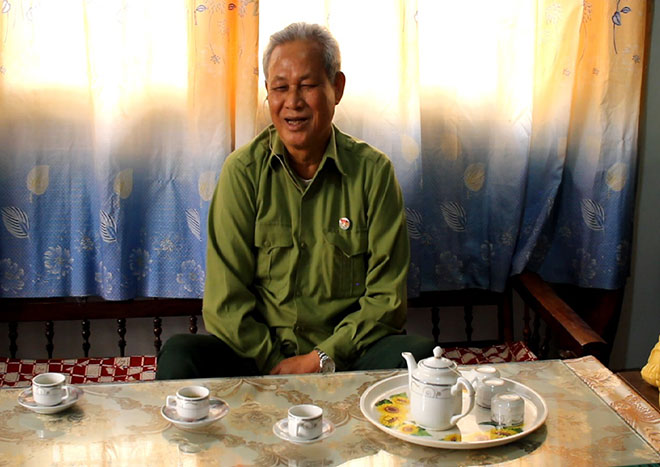 Ông Đinh Quang D. chia sẻ về hành trành chữa điếc tai của mình